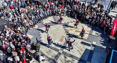 Denizli’de nevruz ateşi yandı, baharın coşkusu meydana taştı