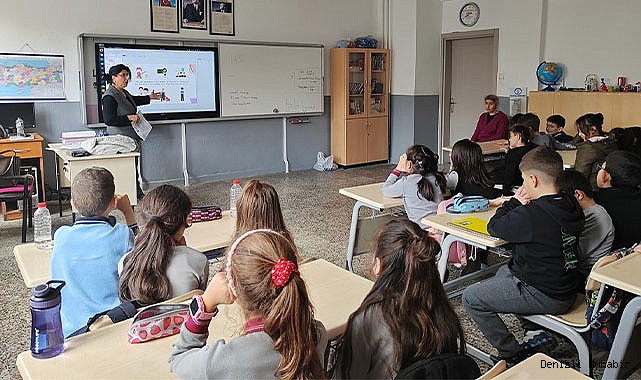 DENİZLİ'DE ÖĞRENCİLERE VERGİ BİLİNCİ ANLATILDI