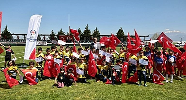 Denizli'de 23 Nisan coşkusu futbol turnuvasıyla başladı