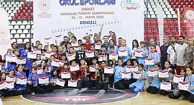 KRİKET KÜÇÜKLER TÜRKİYE ŞAMPİYONASI HEYECANI DENİZLİ’DE YAŞANDI