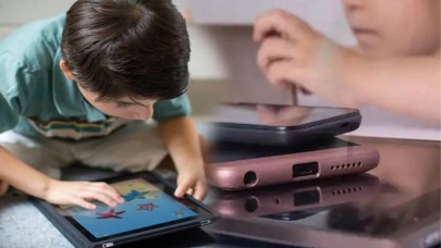 Çocukları dijital risklerden korumak için iki yeni rehber