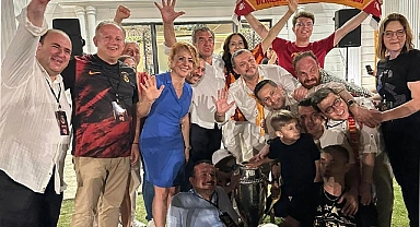 ŞAMPİYONLUK KUTLAMALARINI YAĞMUR DA DURDURAMADI
