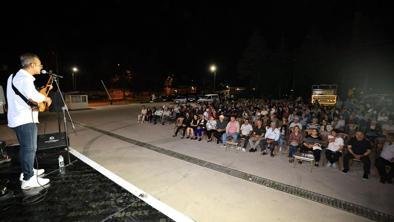 Çameli’de sinema ve türkü dolu yaz akşamı