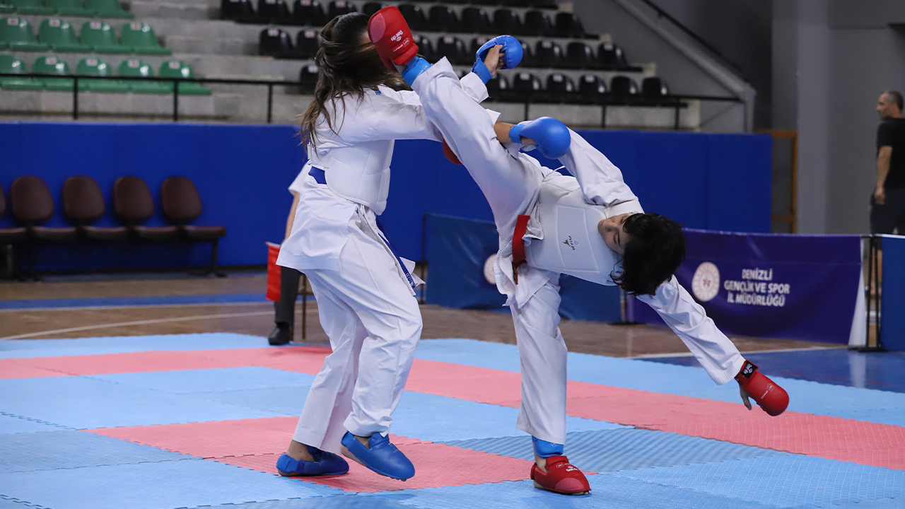 ANALİG KARATE GRUP ŞAMPİYONASI HEYECANI DENİZLİ’DE YAŞANDI