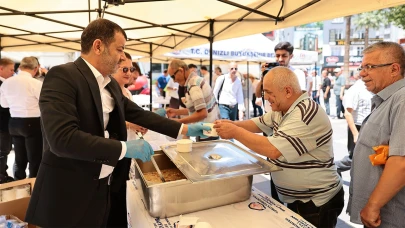 Başkan Çavuşoğlu, aşure dağıttı