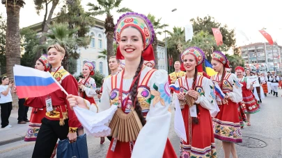 Dünyanın renkleri Denizli’de buluştu