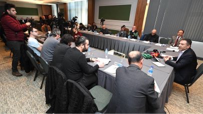 ERDOĞAN, GAZETECİLERE BAŞARILAR DİLİYORUM