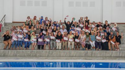 kadınlar yüzme sertifikalarını aldı