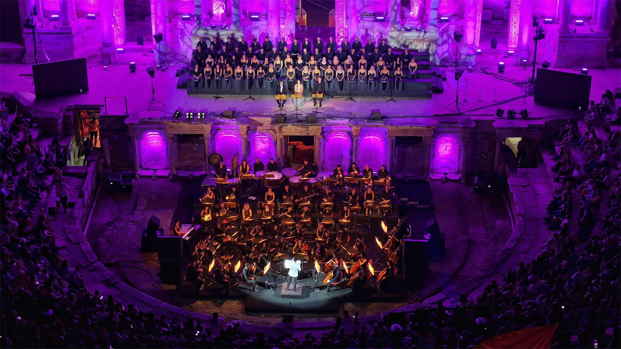 Hierapolis Antik Kenti tarihi konserle on binleri ağırladı