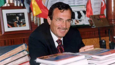 EFSANE VALİ YAZICIOĞLU'NUN ÖLÜM YILDÖNÜMÜ