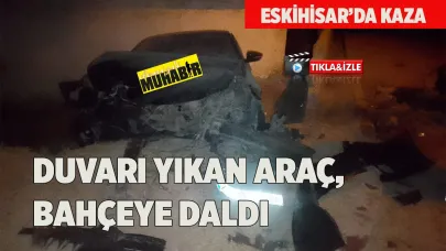 Eskihisar'da duvarı yıkan araç, bahçeye daldı