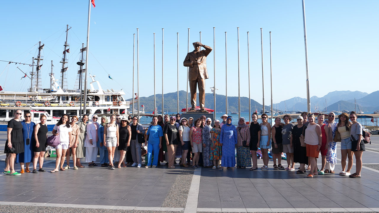 Denizlili kadınlar Marmaris’te mavi yolculuk keyfi yaşadı
