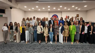 KADINLAR GÜÇLENMEK İÇİN SES YÜKSELTTİ