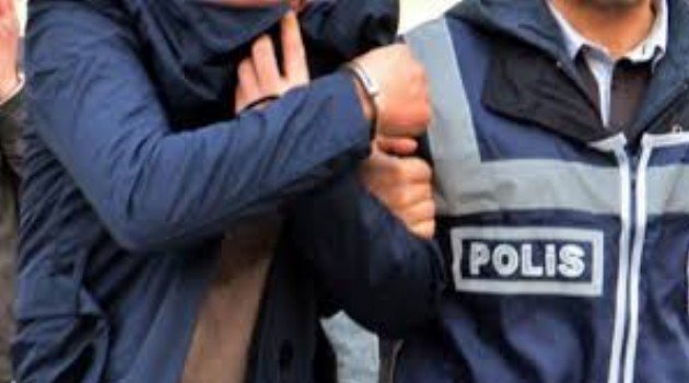 26 POLİS MEMURU GÖZALTINDA