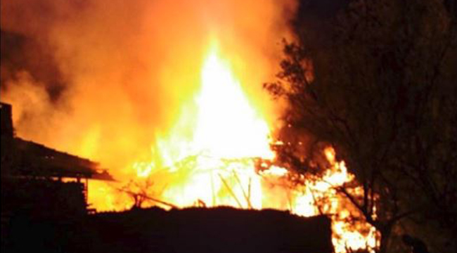 YANGINDA 2 EV KULLANILAMAZ HALE GELDİ