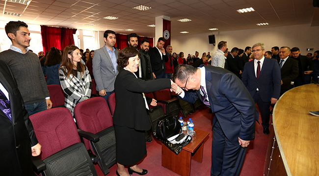 REKTÖR BAĞ ELİNİ ÖPEREK TEŞEKKÜR ETTİ
