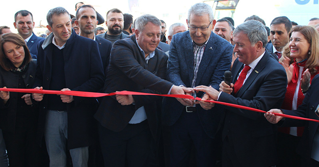 SEViNDiK’TE BAHTİYAR’A SEVGİ SELİ