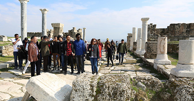 PAÜ'LÜ YABANCI ÖĞRENCİLERDEN ANTİK ÇAĞ’A YOLCULUK
