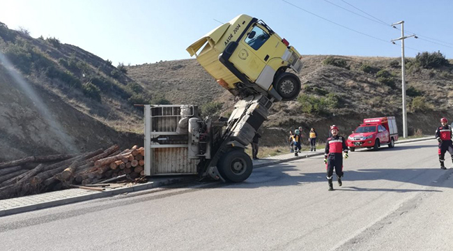 TOMRUK YÜKLÜ TIR ŞAHA KALKTI