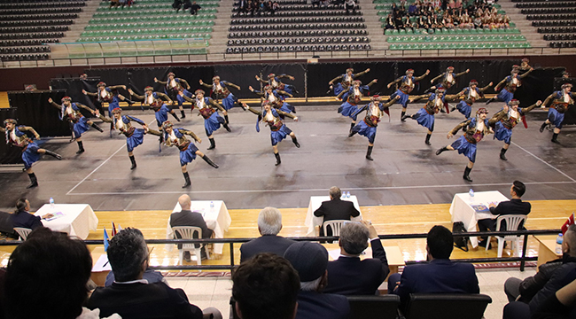 TAVAS EFELERİ YARIŞMAYA DAMGA VURDU