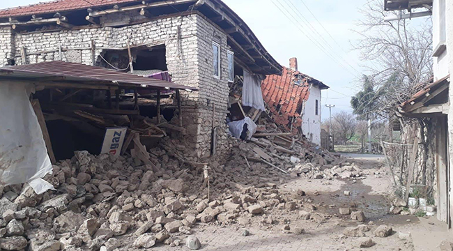 MUHTAR BİÇER: 5 EV YIKILDI,HASARLI OLANLARDA VAR"