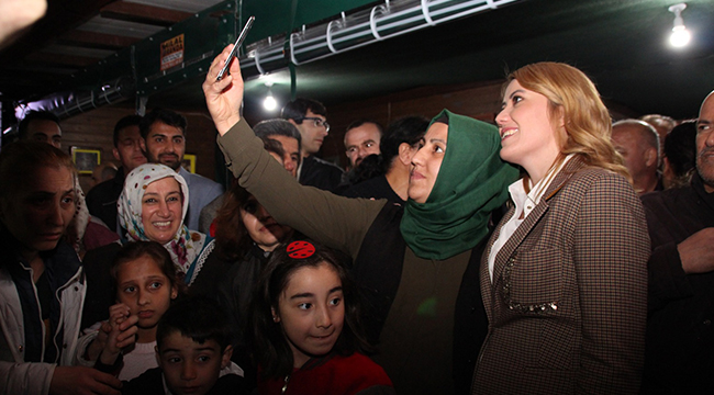 ŞENİZ DOĞAN’A SEVGİ SELİ