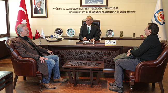 ÜNLÜ SANATÇILARDAN KONGRE MERKEZİNE TAM NOT
