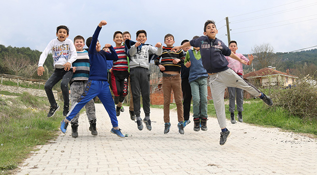 KÖY OKULU ÖĞRENCİLERi FOTOĞRAFÇILIKLA TANIŞTI