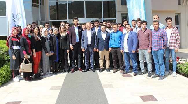 Milletvekili Tin, Gençlerle Tecrübelerini Paylaştı