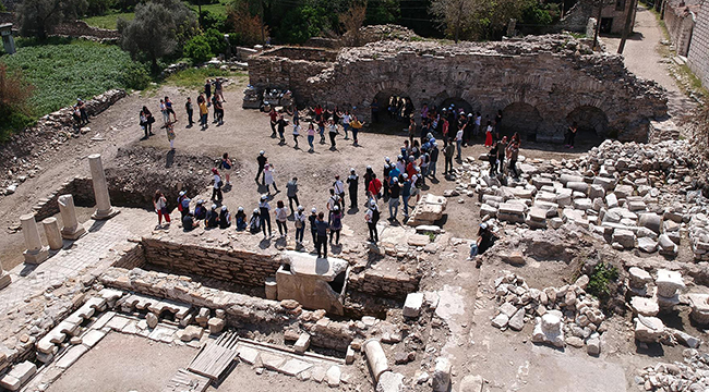 Rektör Bağ, Öğrencileri ile Stratonikeia’yı Gezdi
