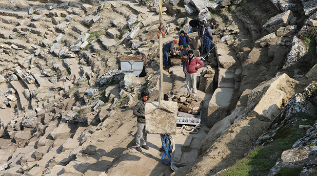 Laodikya Tiyatrosu Tamamen Ayağa Kaldırılacak