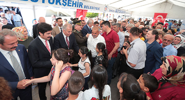 Denizli Protokolü Vatandaşlarla Bayramlaştı