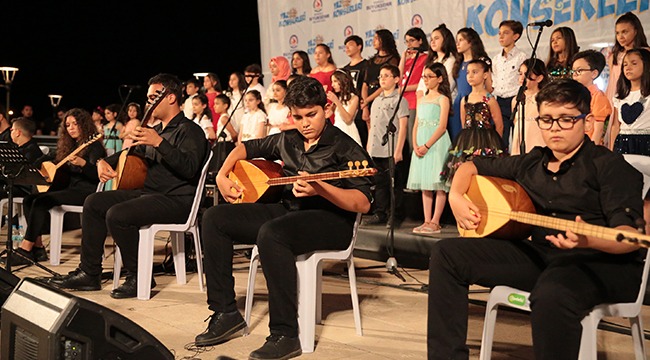 Yılsonu Konserlerinde Çocuk Korosu Coşkusu