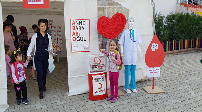KENDİLERİ KÜÇÜK YÜREKLERİ BÜYÜK