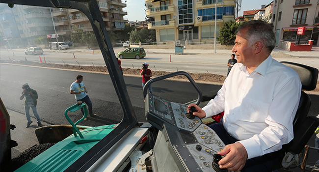 DENİZLİ’YE 2 BİN 100 KM ASFALT DÖKÜLDÜ