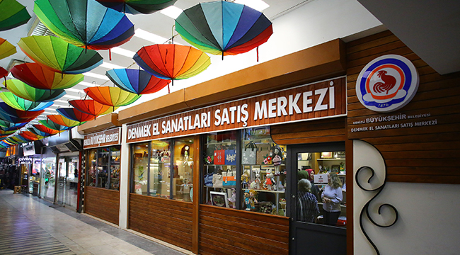 KADINLAR EL EMEĞİYLE ÜRETİP KAZANIYOR