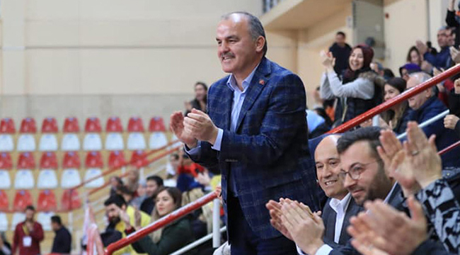 MAVİ-BEYAZLI TAKIM 3’TE 3 YAPTI