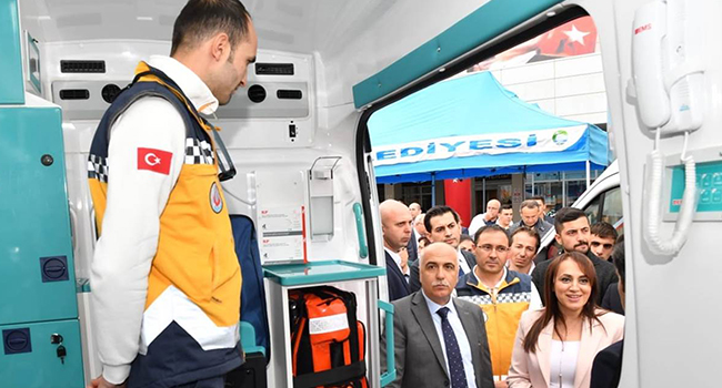 ÇİVRİL 2 YENİ AMBULANSA KAVUŞTU
