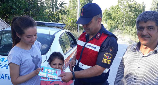 Jandarma Çocuklarla İşbirliği Yaptı