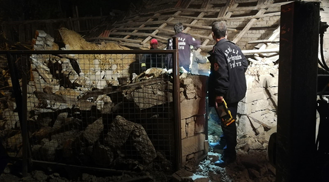 Göçük Altında Kalan İtfaiyeciden Alkışlanacak Hareket