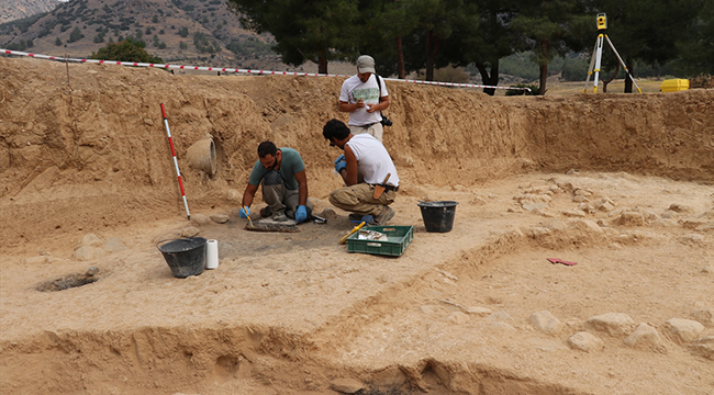 HİERAPOLİS’DE ÖLÜLERİN YAKILDIĞI ALAN BULUNDU