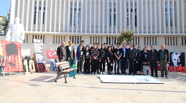 TAVAS'TA ATATÜRK SERGİSİ'NE YOĞUN İLGİ