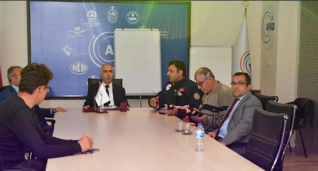 VALİ KARAHAN KRİZ MASASINI DA ZİYARET ETTİ