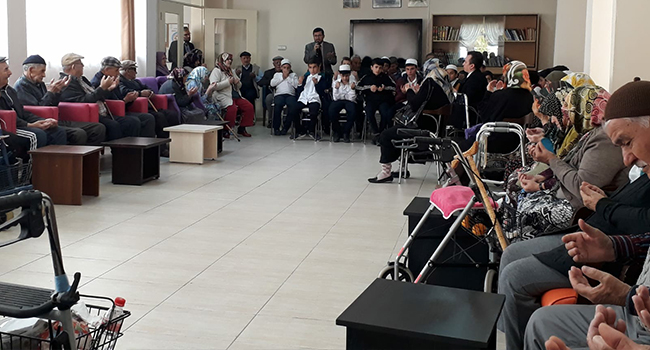MÜFTÜLÜKTEN HUZUREVİNE ANLAMLI ZİYARET