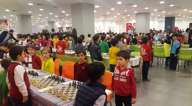 SATRANCIN KÜÇÜK ŞAMPİYONLARI