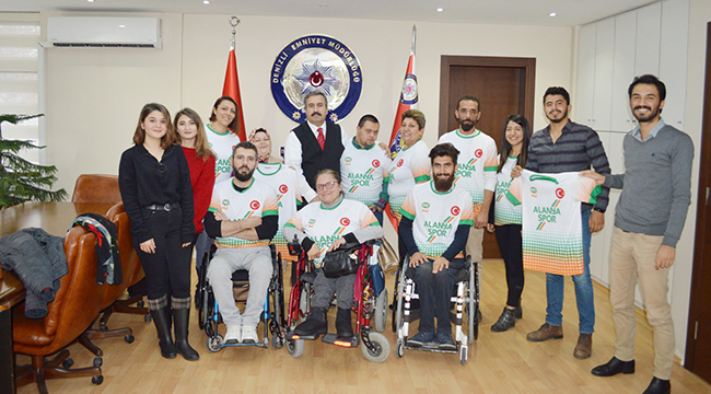 ÖZEL İNSANLARDAN DEMİR’E DÜĞÜNE DAVETİ