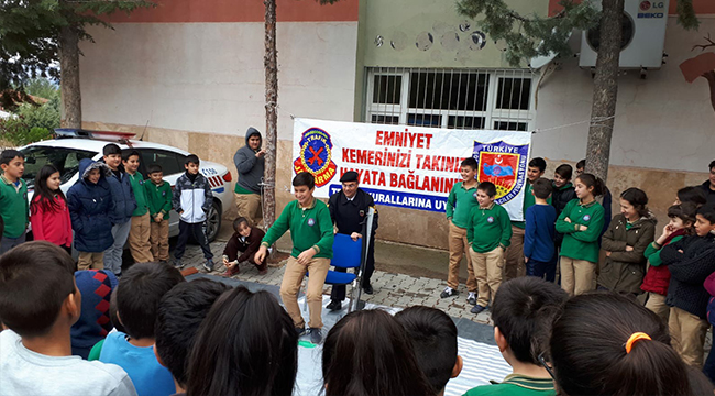 JANDARMA GENÇ TRAFİK DEDEKTİFLERİ YETİŞTİRİYOR