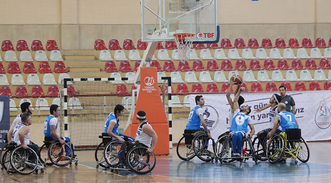PAMUKKALE BELEDİYESPOR DEVREYİ TAMAMLIYOR