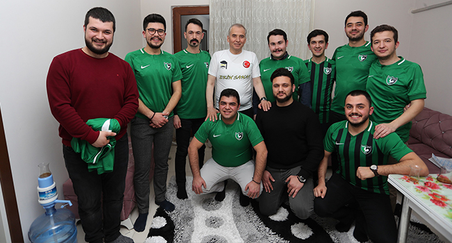 ZOLAN’DAN GENÇLERE DENİZLİSPOR FORMASI