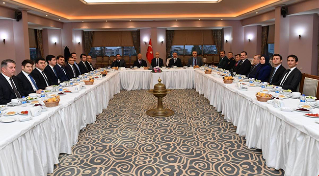 VALİ YARDIMCILARI CERGİBOZAN VE İNAN’A VEDA YEMEĞİ